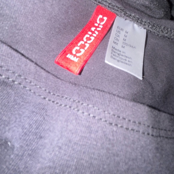 Women’s Size Medium Divided Black Long Sleeve Crop Top “You Only Live Once” - Picture 3 of 3